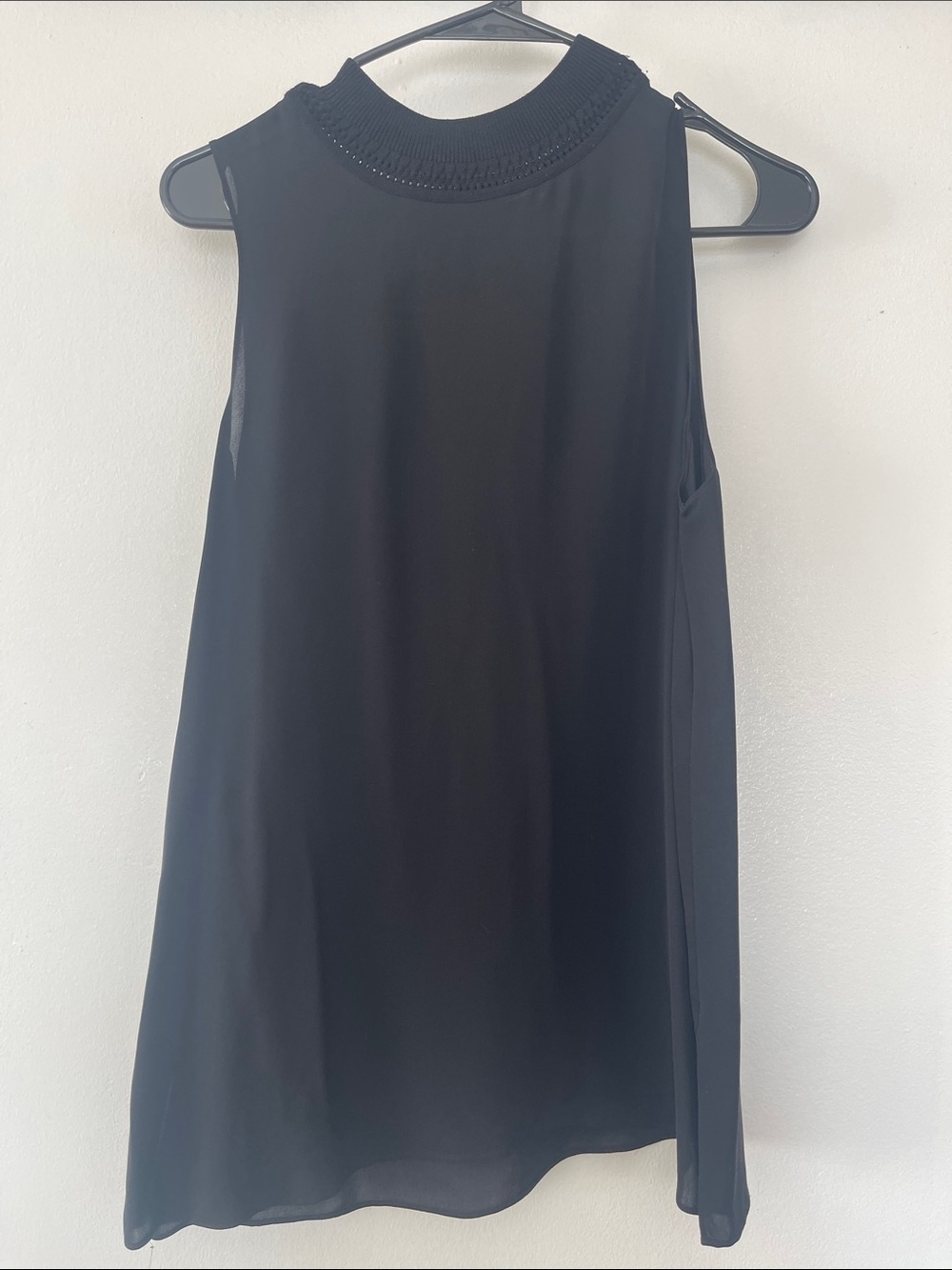 Theory 100% Silk Black Sleeveless Mock Neck Tank